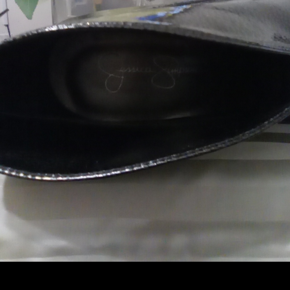 Shoes - Picture 2 of 6